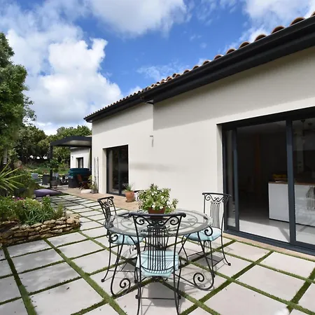 Guest house Havre De Paix Et Luxe En Drome Provencale Saint-Restitut